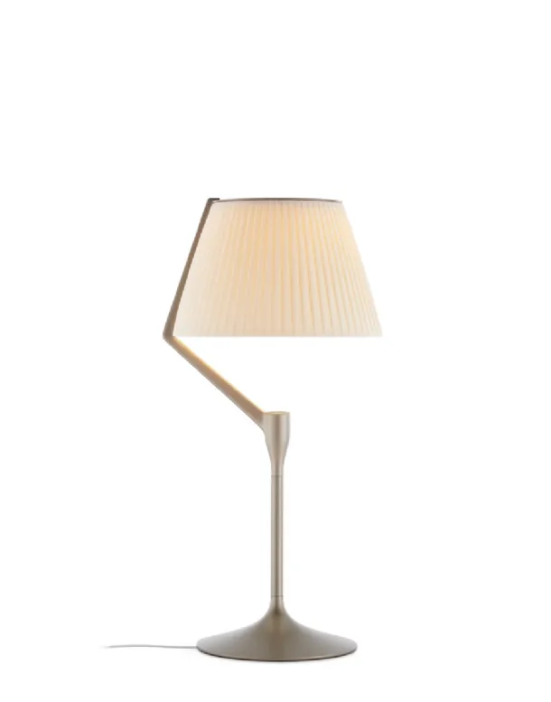 Lampada da tavolo Angelo Stone in alluminio con diffusore rivestito in tessuto di Kartell