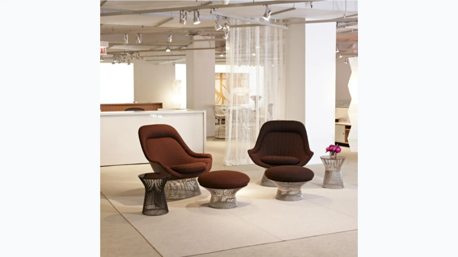 Poltrona in tessuto Platner Easy Chair and Ottoman di Knoll