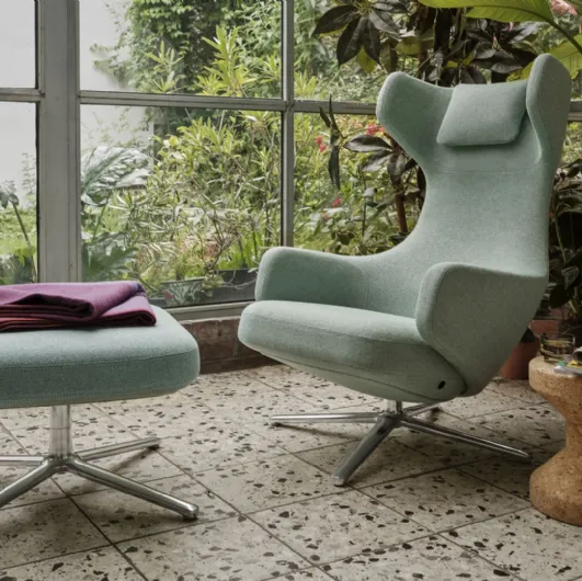 Poltrona moderna in tessuto imbottito Grand Repos & Ottoman di Vitra