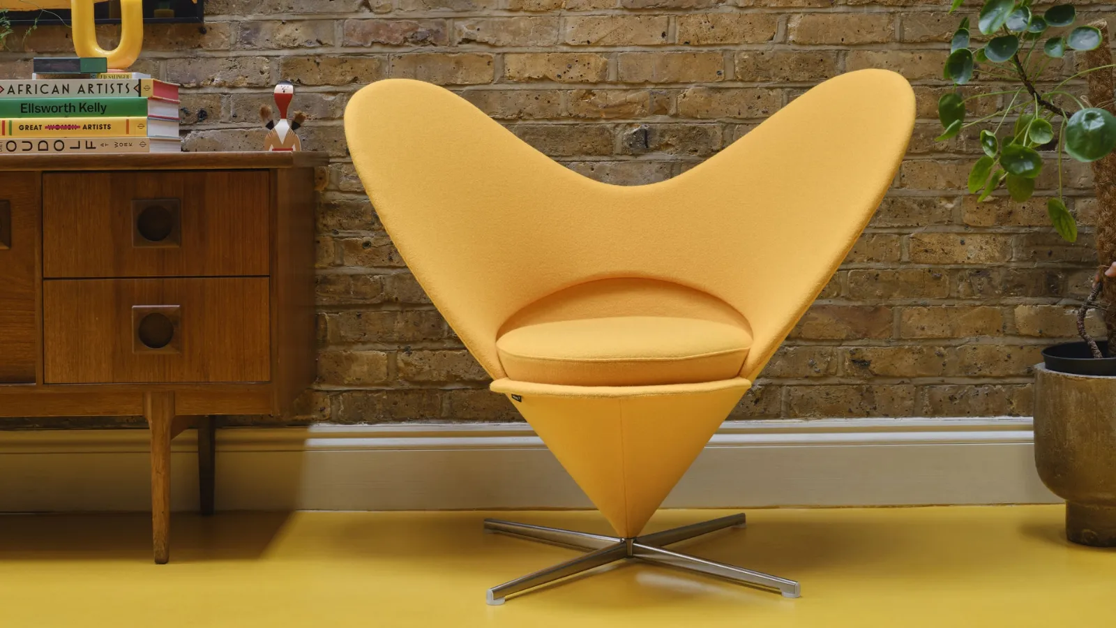 Poltrona di design in tessuto Heart Cone Chair di Vitra