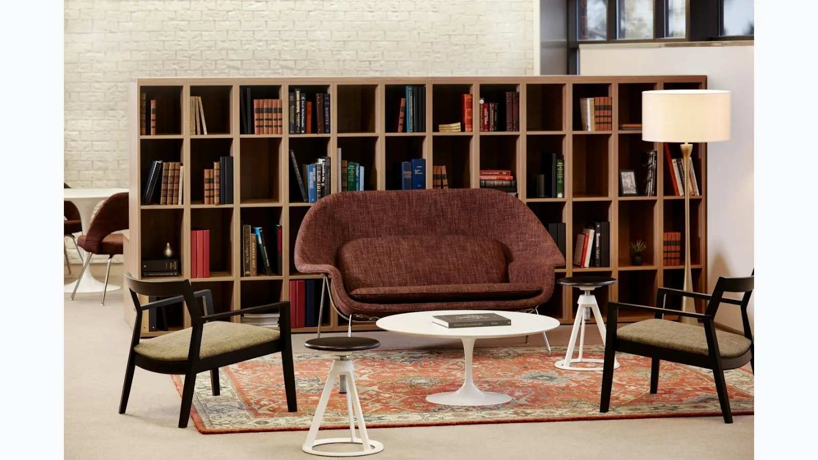 Poltroncina Krusin Lounge Chair di Knoll