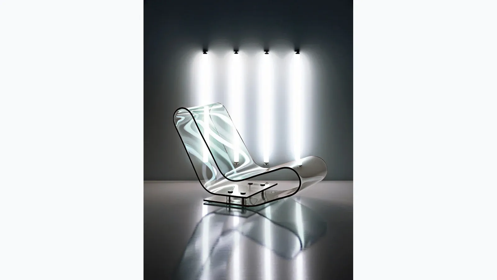 Poltrona di design in plexiglas trasparente LCP di Kartell