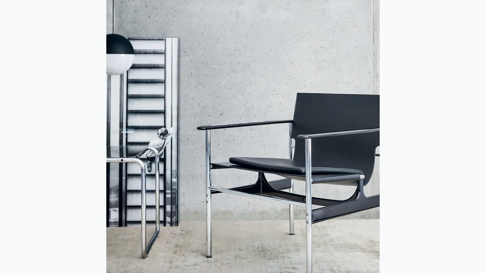 Poltroncina in pelle Nera Pollock Arm Chair di Knoll