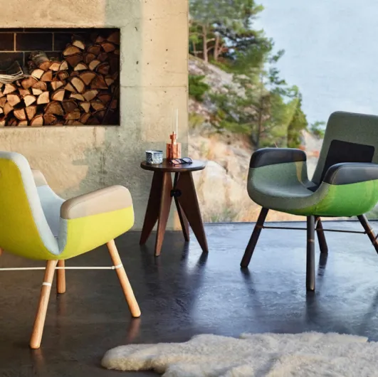 Poltroncina in tessuto, pelle e legno East River Chair di Vitra