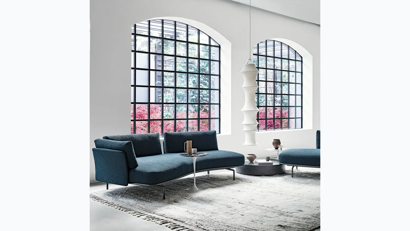 Divano lineare in tessuto Panoramic Sofa di Knoll