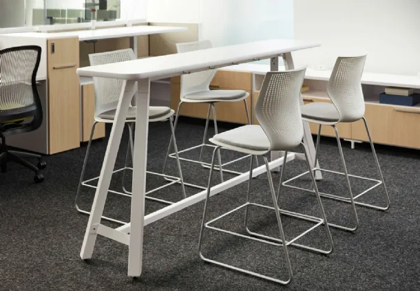 Sgabello MultiGeneration by Knoll® Stool di Knoll