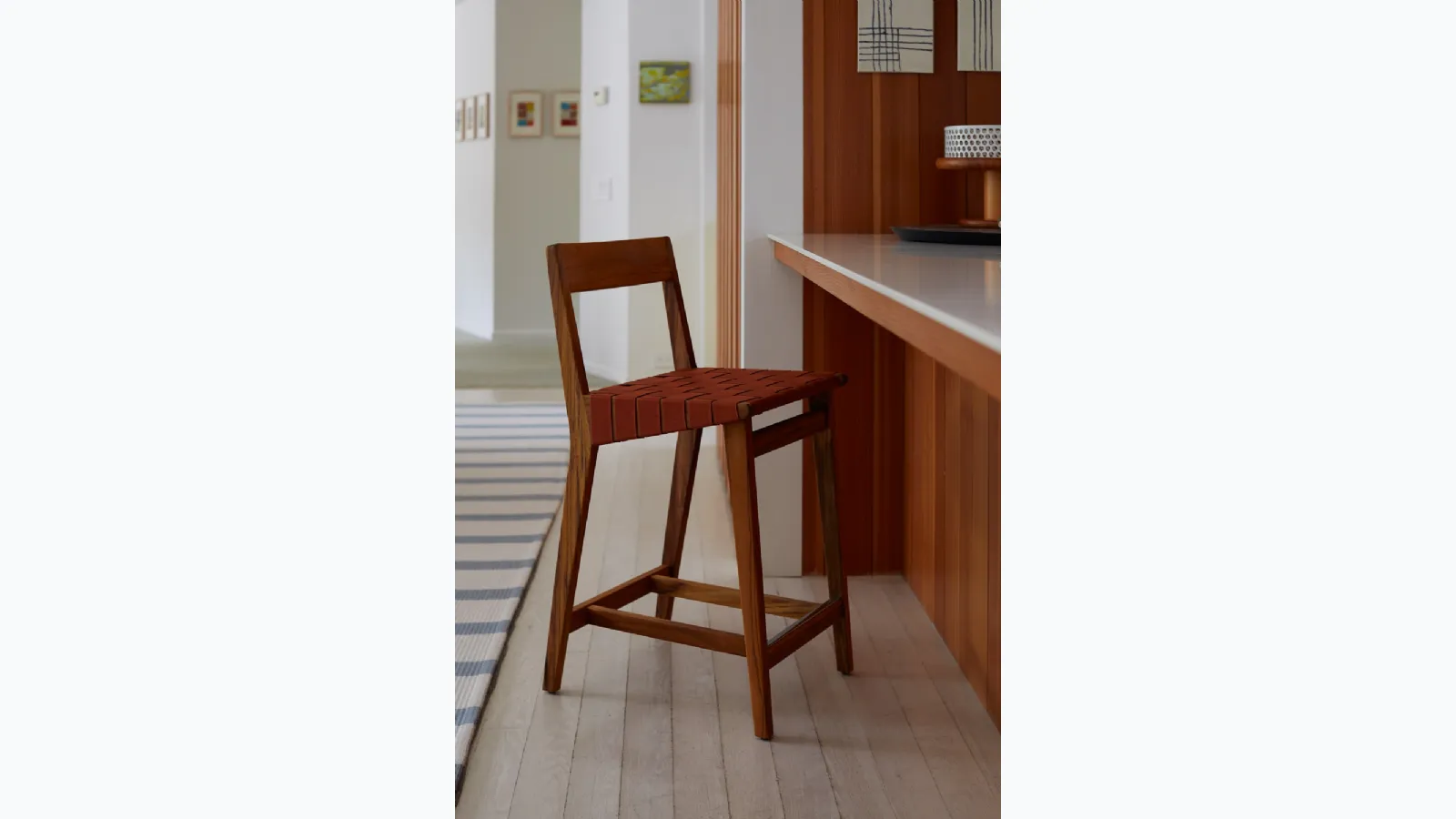 Sgabello Risom Barstool in tessuto e legno di Knoll