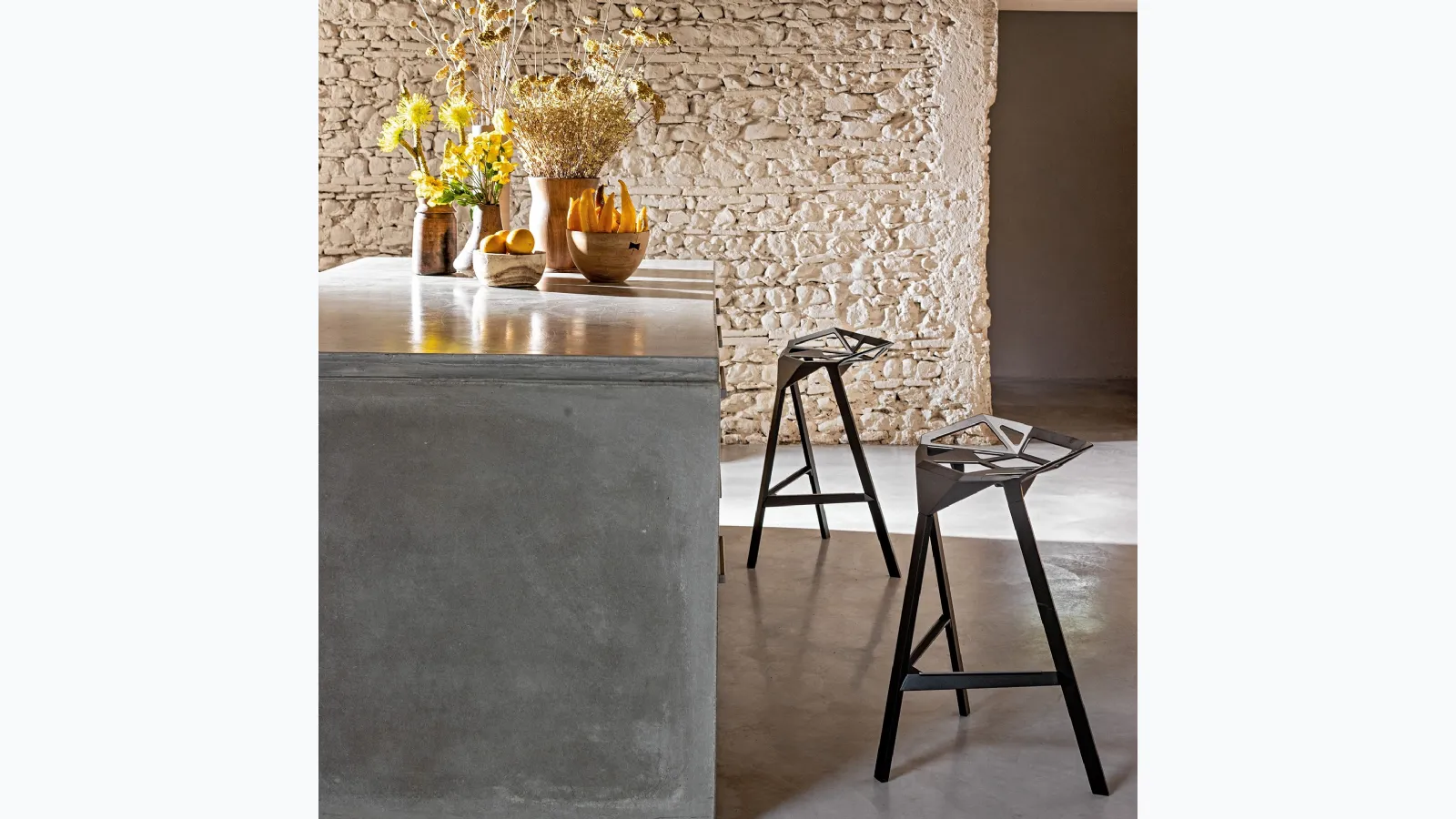 Sgabello di design in alluminio verniciato Stool One di Magis