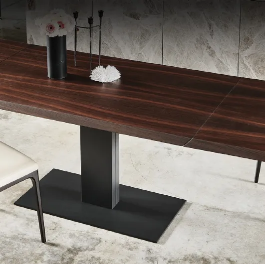 Tavolo allungabile con base in metallo e piano in legno Elvis Wood Drive di Cattelan Italia