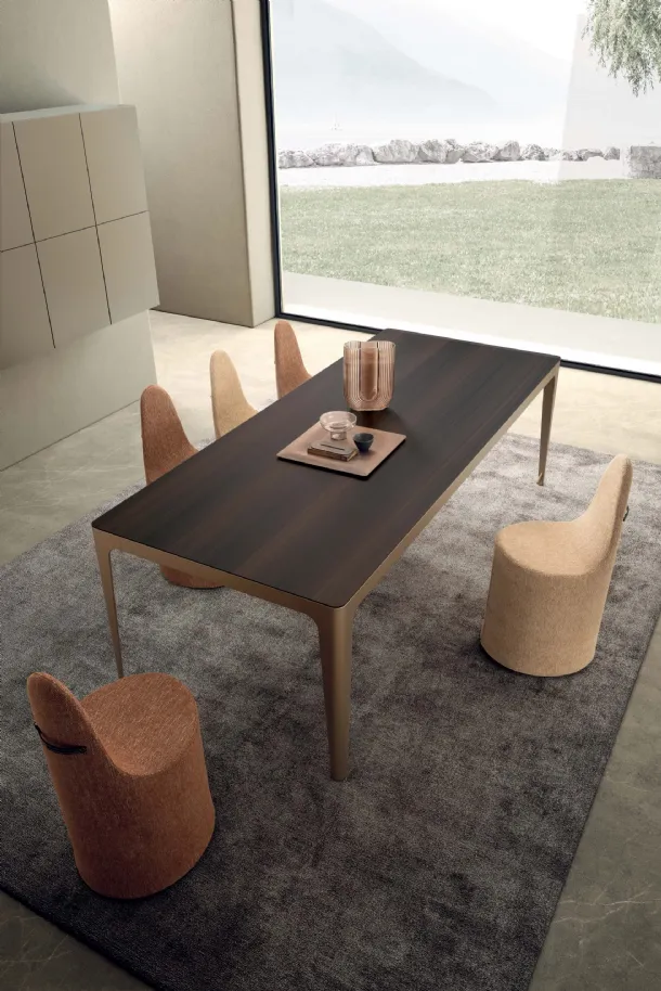 Tavolo Grand More con top in Legno di Presotto