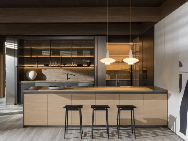 Cucina Design con penisola HiLine 6 Rovere Sunrise con top in marmo travertino di Molteni & C