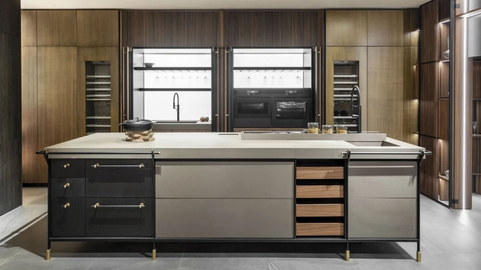 Cucina Design con isola Swing Canossa in legno e gres di Scic