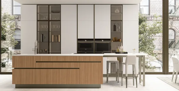 Cucina Moderna Iconica 04 in Canneté Noce Chiaro e Vetro Bianco Puro di Veneta Cucine