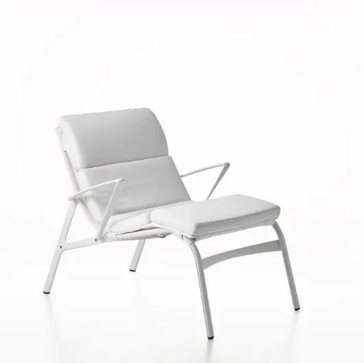 Poltroncina in metallo con cuscino in tessuto imbottito Armframe Soft Outdoor di Alias