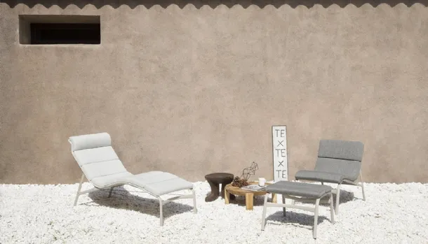 Sdraio e poltroncina con pouf Frame Soft Outdoor di Alias