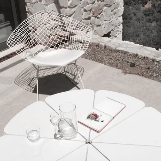 Tavolino da giardino Petal Coffee Table in nylon e metallo di Knoll