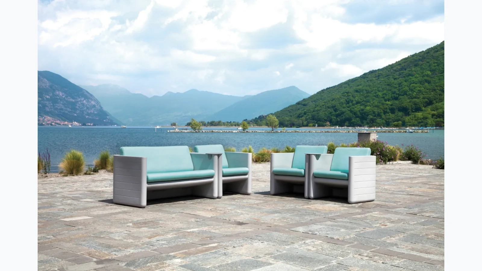 Poltroncine e divano modulari in plastica Outdoor Sunset di Pedrali