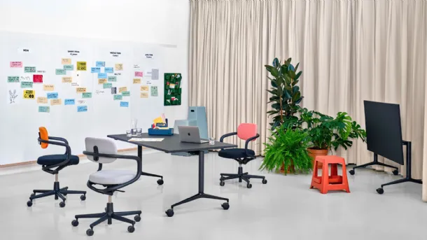 Scrivania Operativa pieghevole MedaMorph Folding Table di Vitra